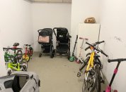 r Kinderwagenraum
