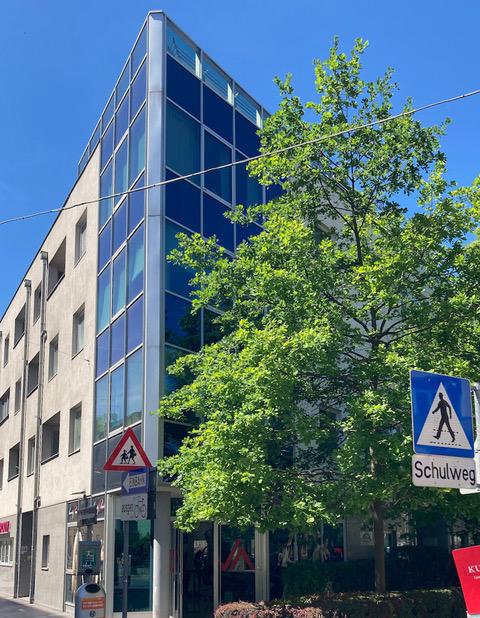 a haus - 1130 Wien/Unter St. Veit: Attraktive Garçonnière mit Loggia - Garten und Dachterrasse zur allgemeinen Nutzung