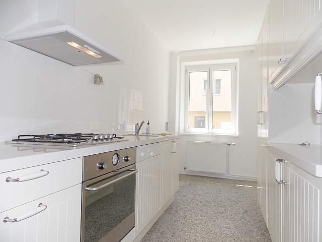 f Küche - 1190 Wien: 3,5 Zimmer, Garten, beste Lage Pyrkergasse