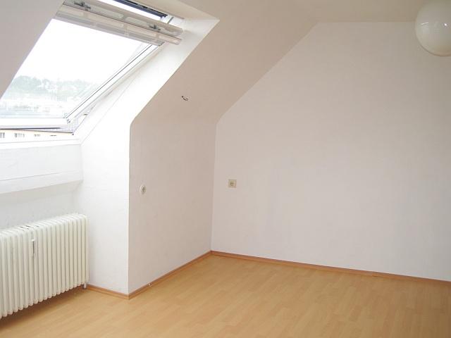 a_Zimmer - VERMIETET! 1190 Wien: Helle Single-Wohnung - Nähe Hugo-Wolf-Park - Dachgeschoss