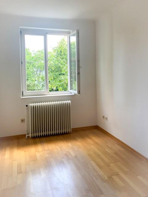 r Zimmer - 1130 Wien/Althietzing: Schöne Wohnung mit Balkon - beste Hietzinger Lage - ruhig und hell - Blick ins Grüne